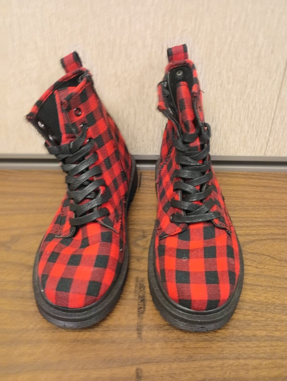 Pierre Dumas Red & Black Buffalo Plaid combat boots Size 9